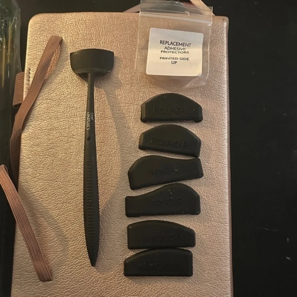 Crease Piece Eye Makeup Tool Set in Black